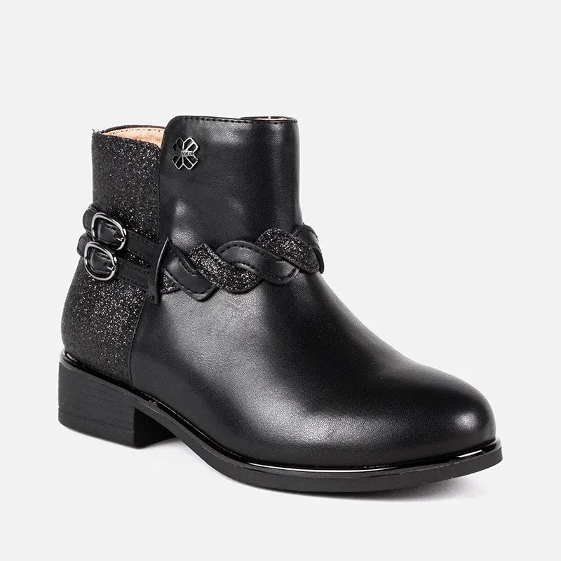 46841 Glitter ankle boots with braid