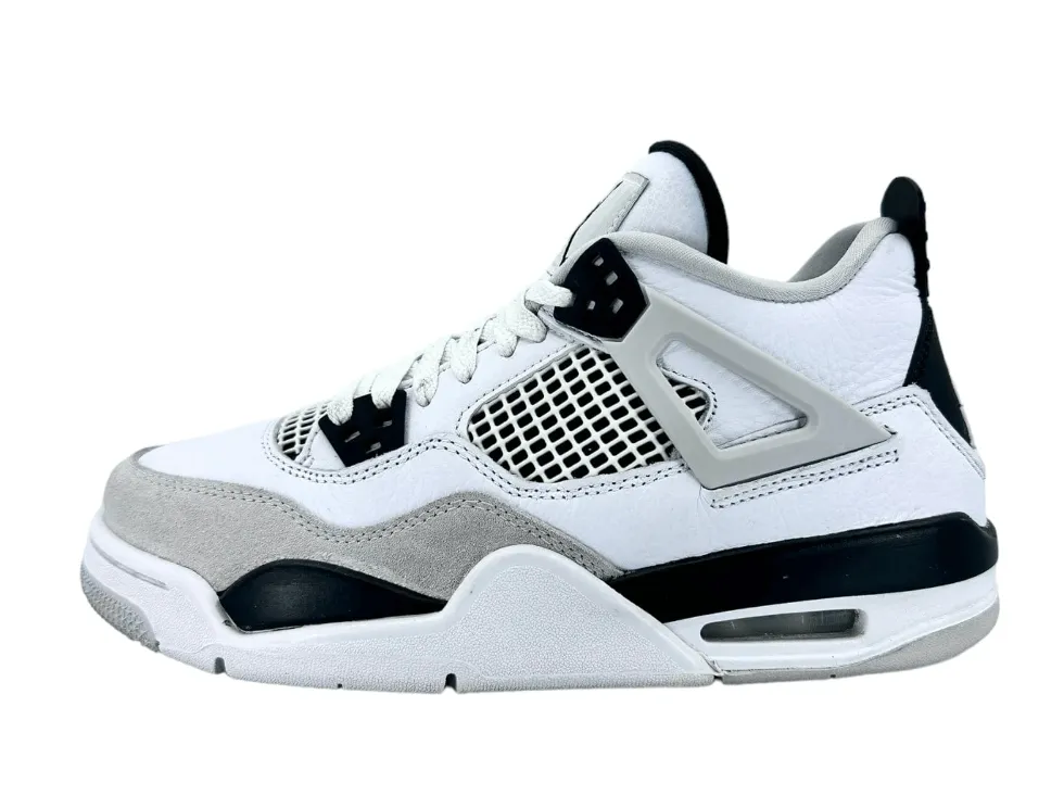 Air Jordan 4 Retro Military Black (GS) Pre-Owned