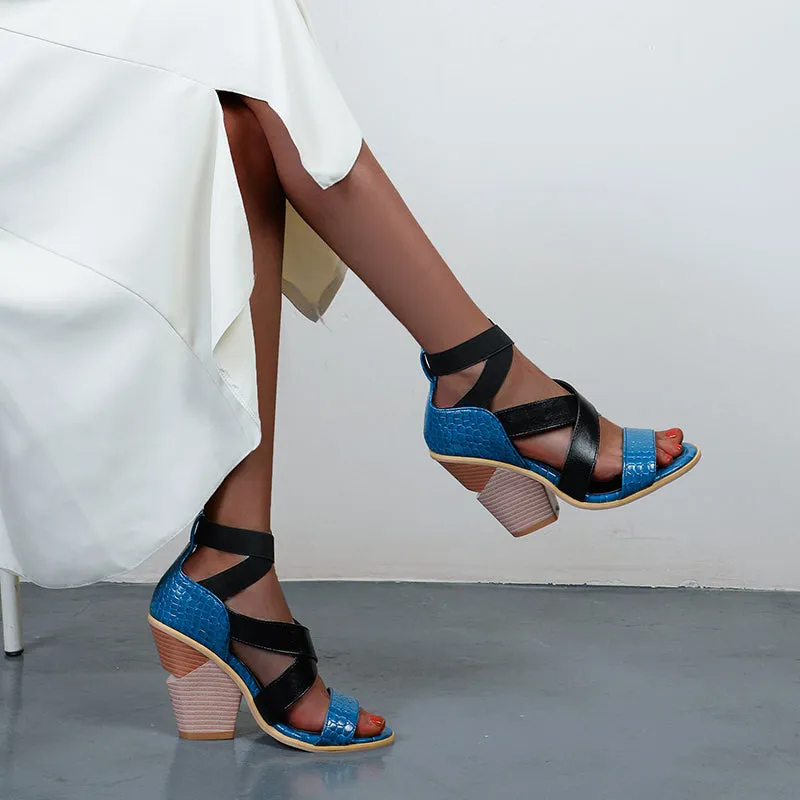 Bigsizeheels Attractive Cut-Outs Wedge Sandals - Blue