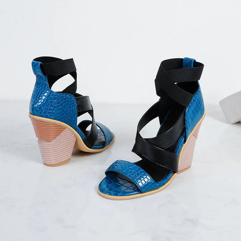 Bigsizeheels Attractive Cut-Outs Wedge Sandals - Blue