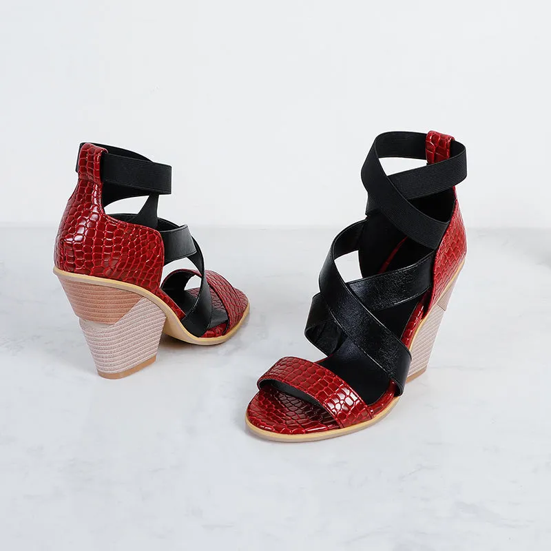 Bigsizeheels Attractive Cut-Outs Wedge Sandals - Red