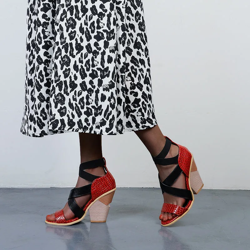 Bigsizeheels Attractive Cut-Outs Wedge Sandals - Red