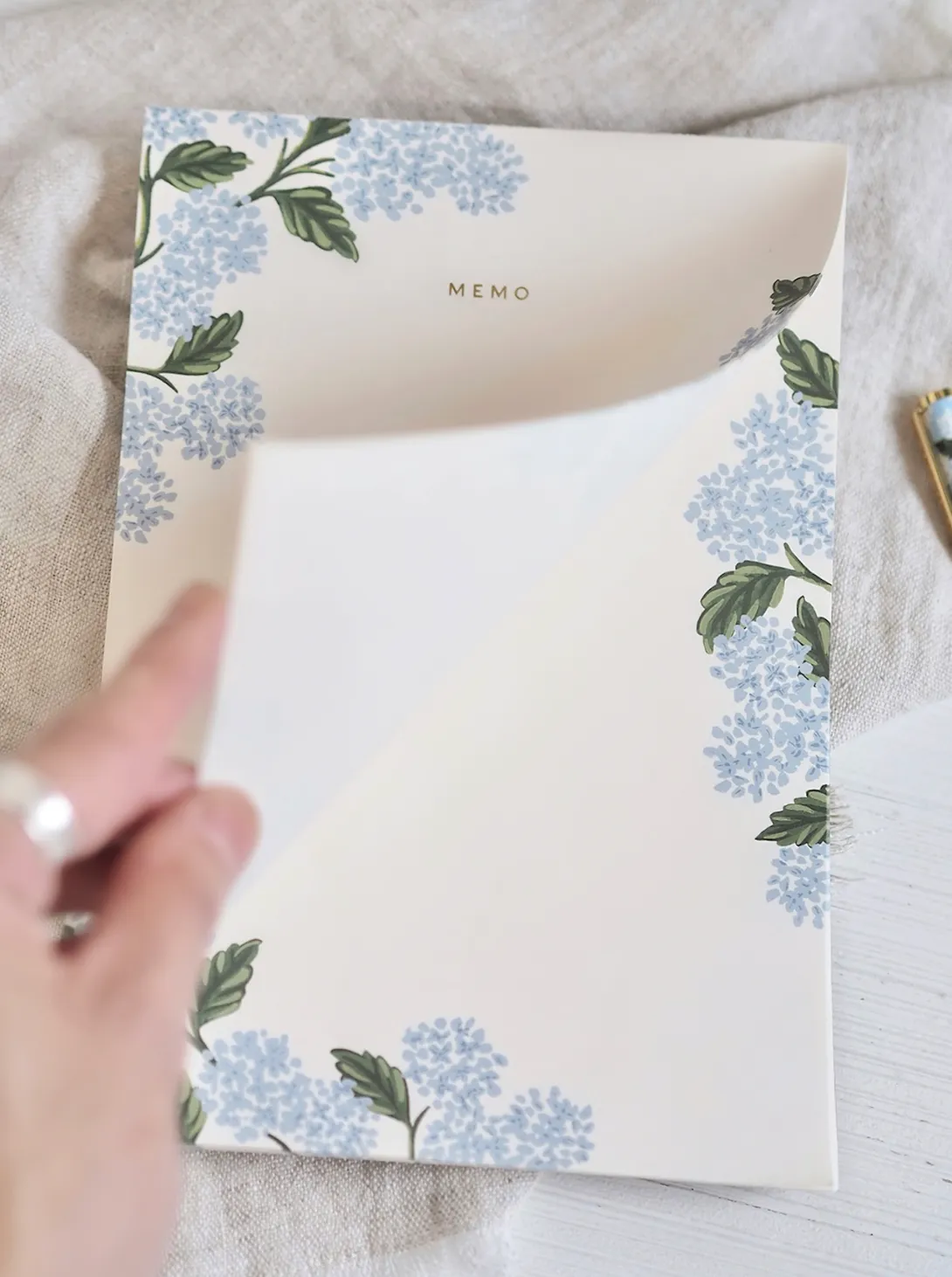 Hydrangea Memo Notepad