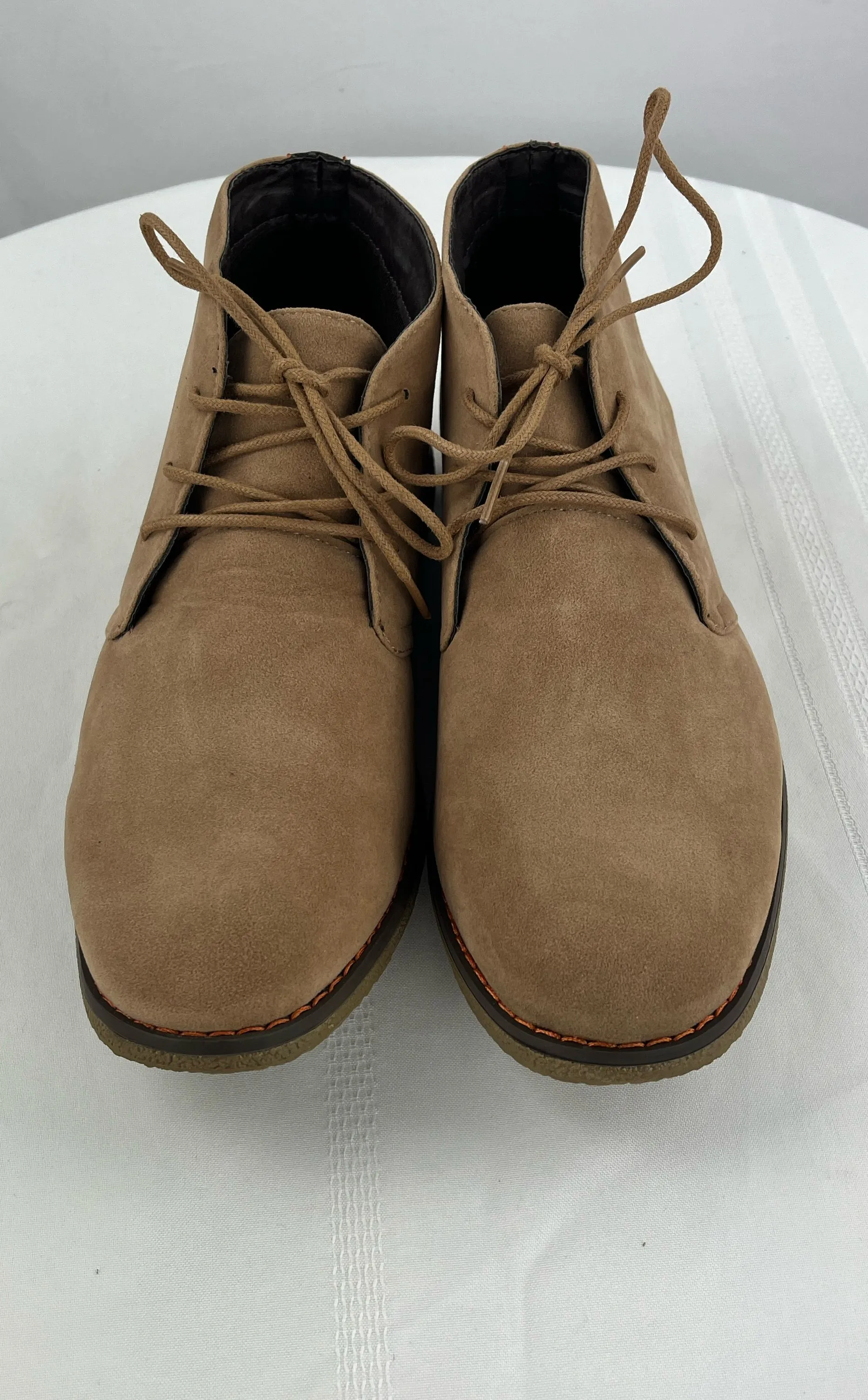 Oak & Rush Men's Ankle Lace Up Fashion Microsuede Chukka Boots Beige Size 9 NIB