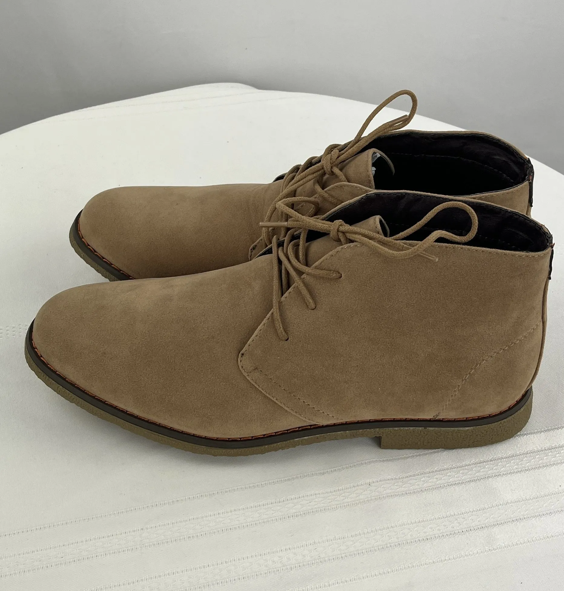 Oak & Rush Men's Ankle Lace Up Fashion Microsuede Chukka Boots Beige Size 9 NIB