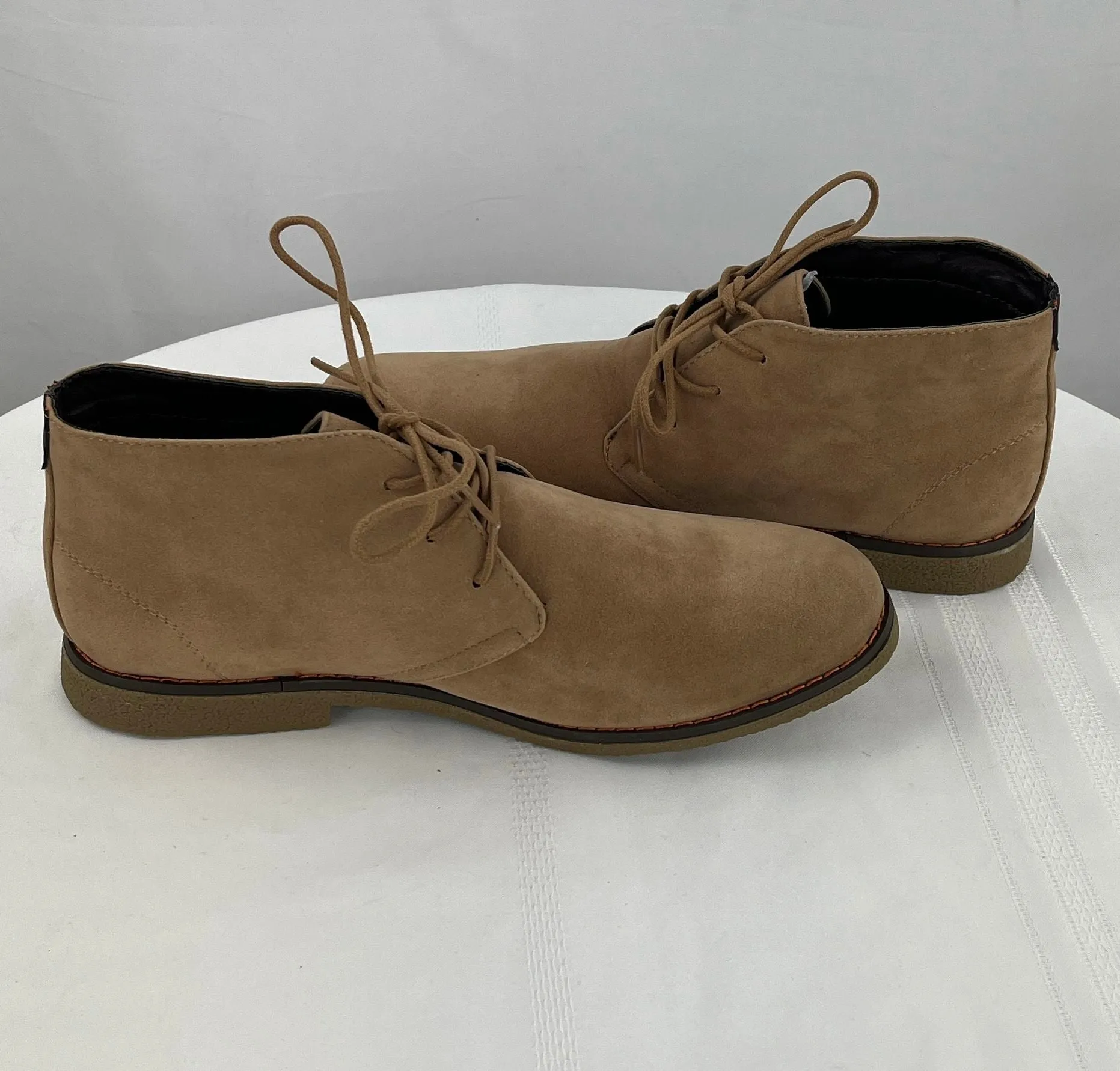 Oak & Rush Men's Ankle Lace Up Fashion Microsuede Chukka Boots Beige Size 9 NIB
