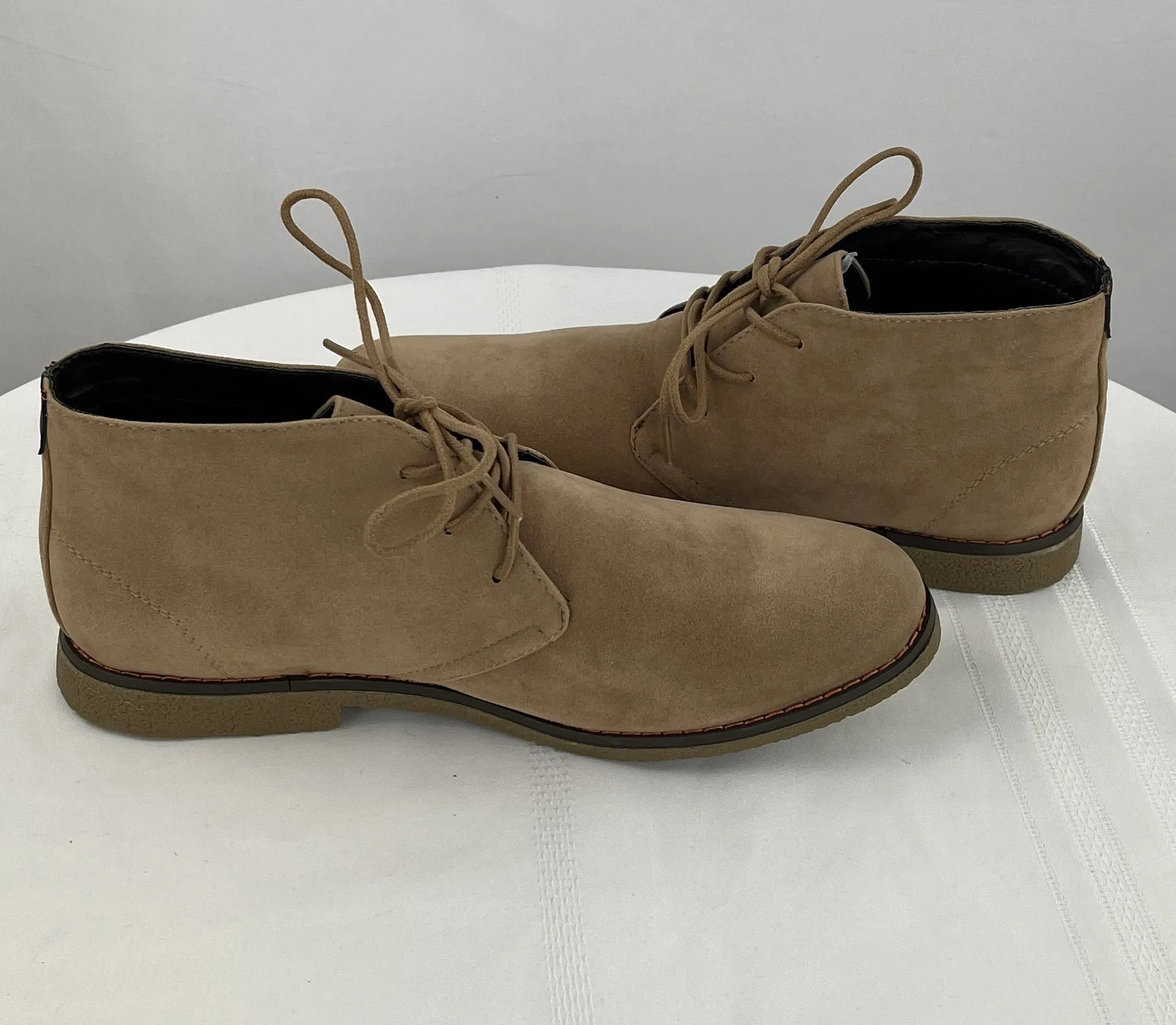 Oak & Rush Men's Ankle Lace Up Fashion Microsuede Chukka Boots Beige Size 9 NIB